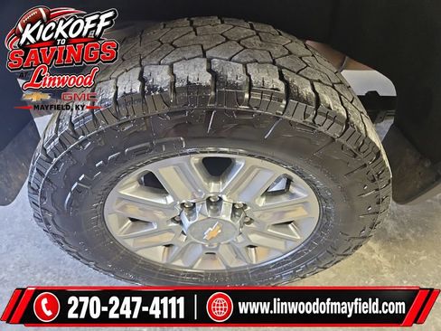 Used 2024 Chevrolet Silverado 2500 High Country w/ High Country Premium Package AWD/4WD image 8