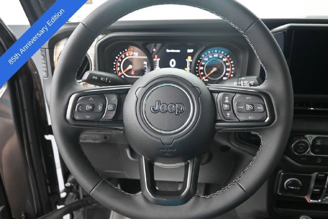 New 2026 Jeep Gladiator Sport AWD/4WD image 23