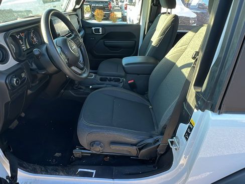 Used 2025 Jeep Wrangler Sport image 13