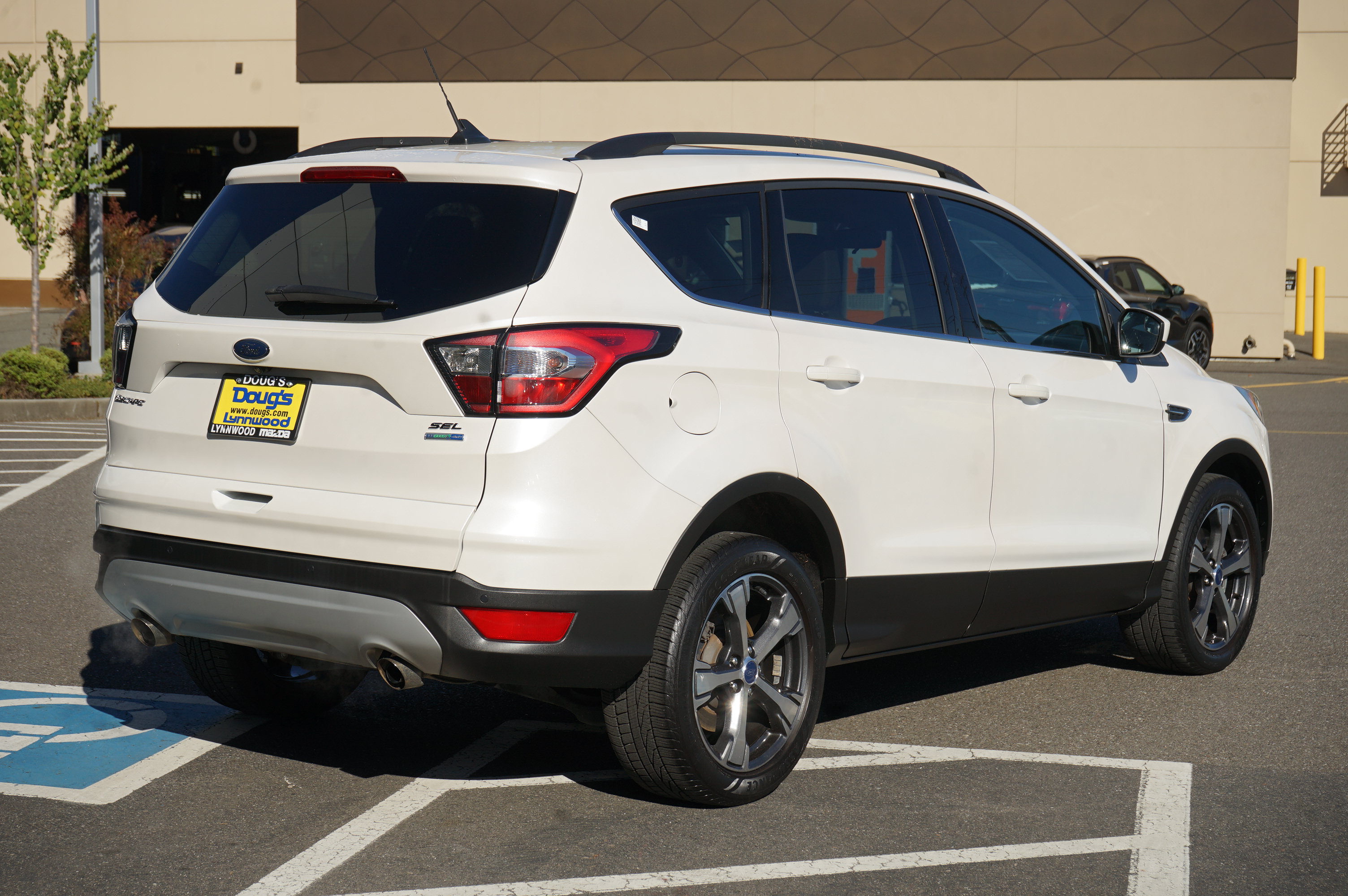 Used 2018 Ford Escape SEL AWD/4WD image 3