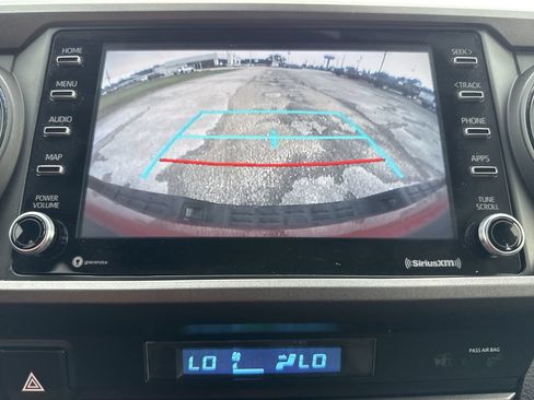Used 2022 Toyota Tacoma TRD Sport w/ Technology Package RWD image 18