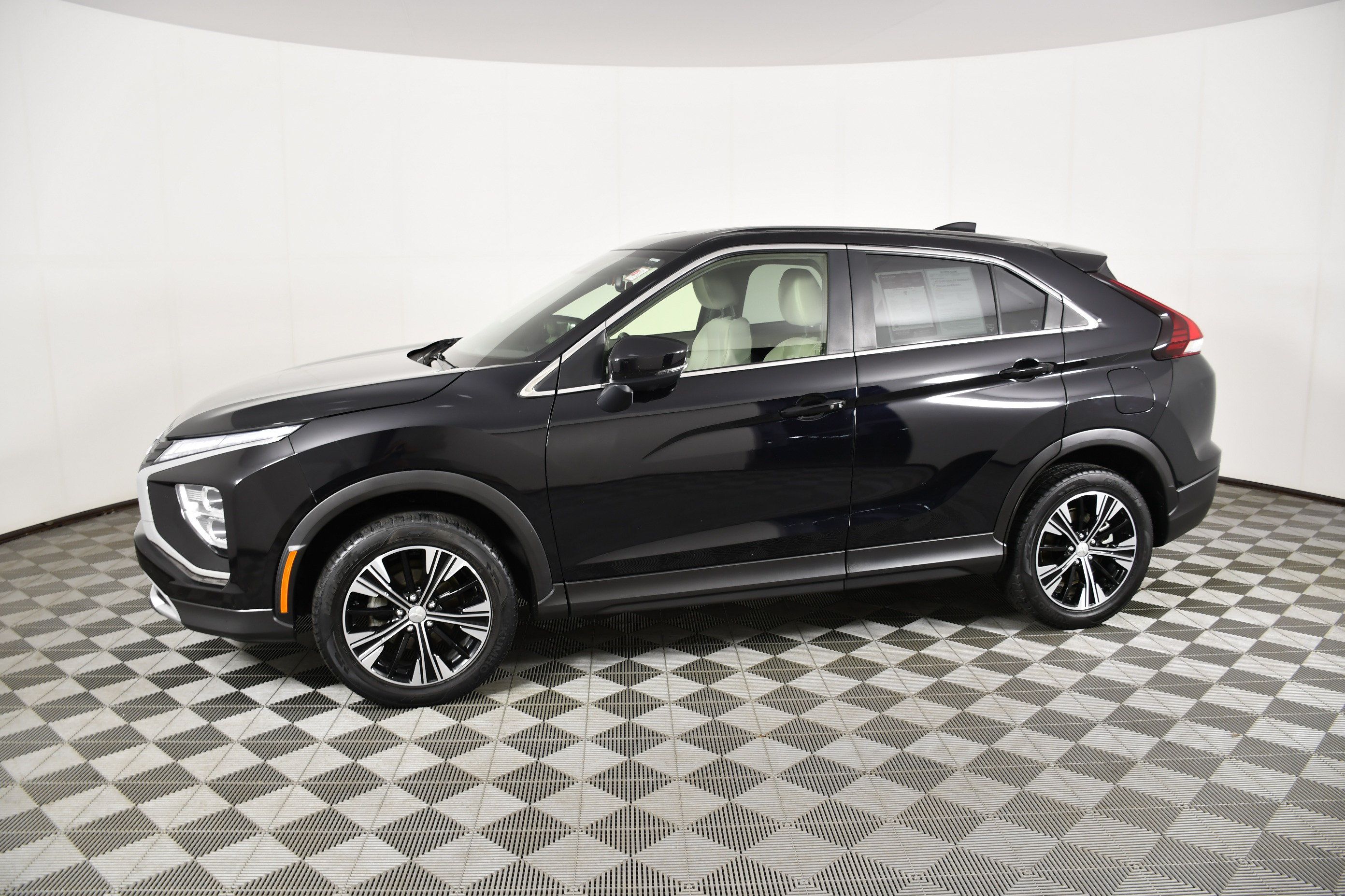 Used 2022 Mitsubishi Eclipse Cross SEL AWD/4WD image 9