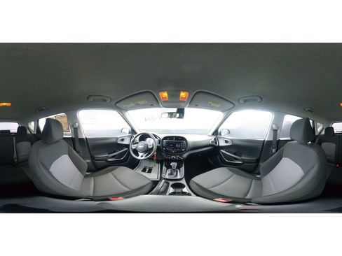 Certified 2023 Kia Soul LX w/ LX Technology Package image 16