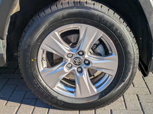 Used 2023 Toyota RAV4 XLE image 12