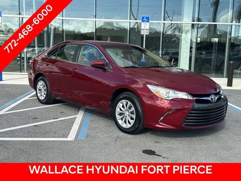 Used 2016 Toyota Camry LE image 4