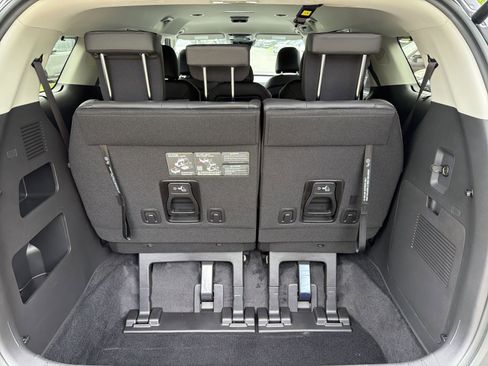 New 2026 Kia Carnival EX FWD image 31