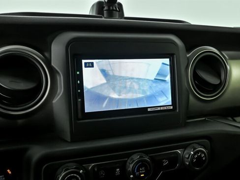 Used 2018 Jeep Wrangler Unlimited Sport AWD/4WD image 22