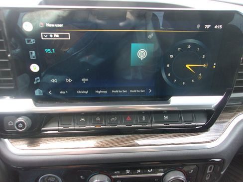 Used 2022 Chevrolet Silverado 1500 LT image 12