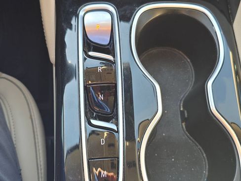 Certified 2021 Buick Envision Essence FWD image 23