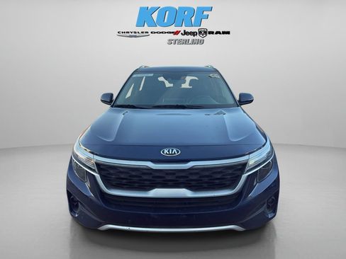 Used 2021 Kia Seltos EX image 2
