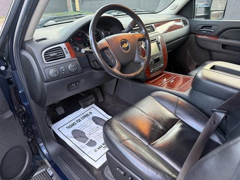 Used 2011 Chevrolet Silverado 2500 LTZ w/ LTZ Plus Package AWD/4WD image 23
