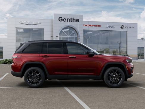New 2025 Jeep Grand Cherokee Limited image 12