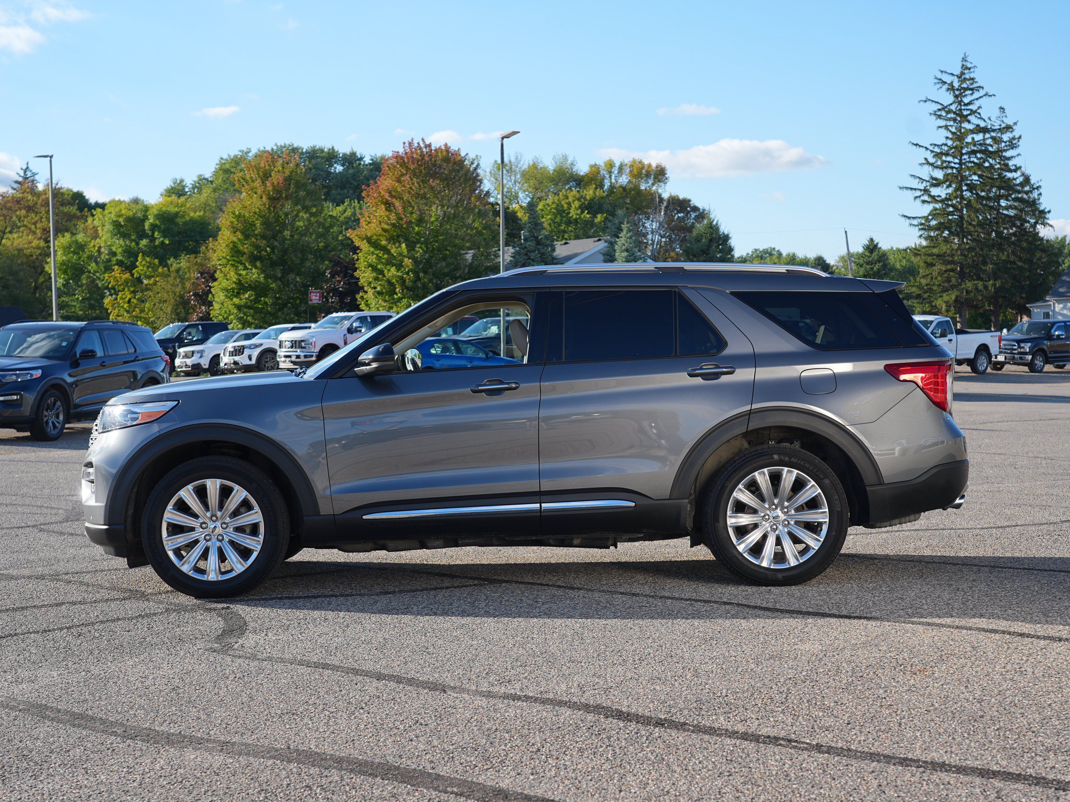 Used 2024 Ford Explorer Limited w/ Limited Technology Package AWD/4WD image 7
