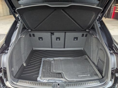 Certified 2026 Porsche Macan S AWD/4WD image 24