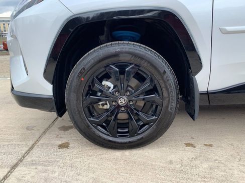 Used 2025 Toyota RAV4 XSE w/ Advanced Technology Package image 35