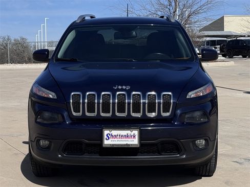 Used 2016 Jeep Cherokee Latitude w/ Cold Weather Group image 7
