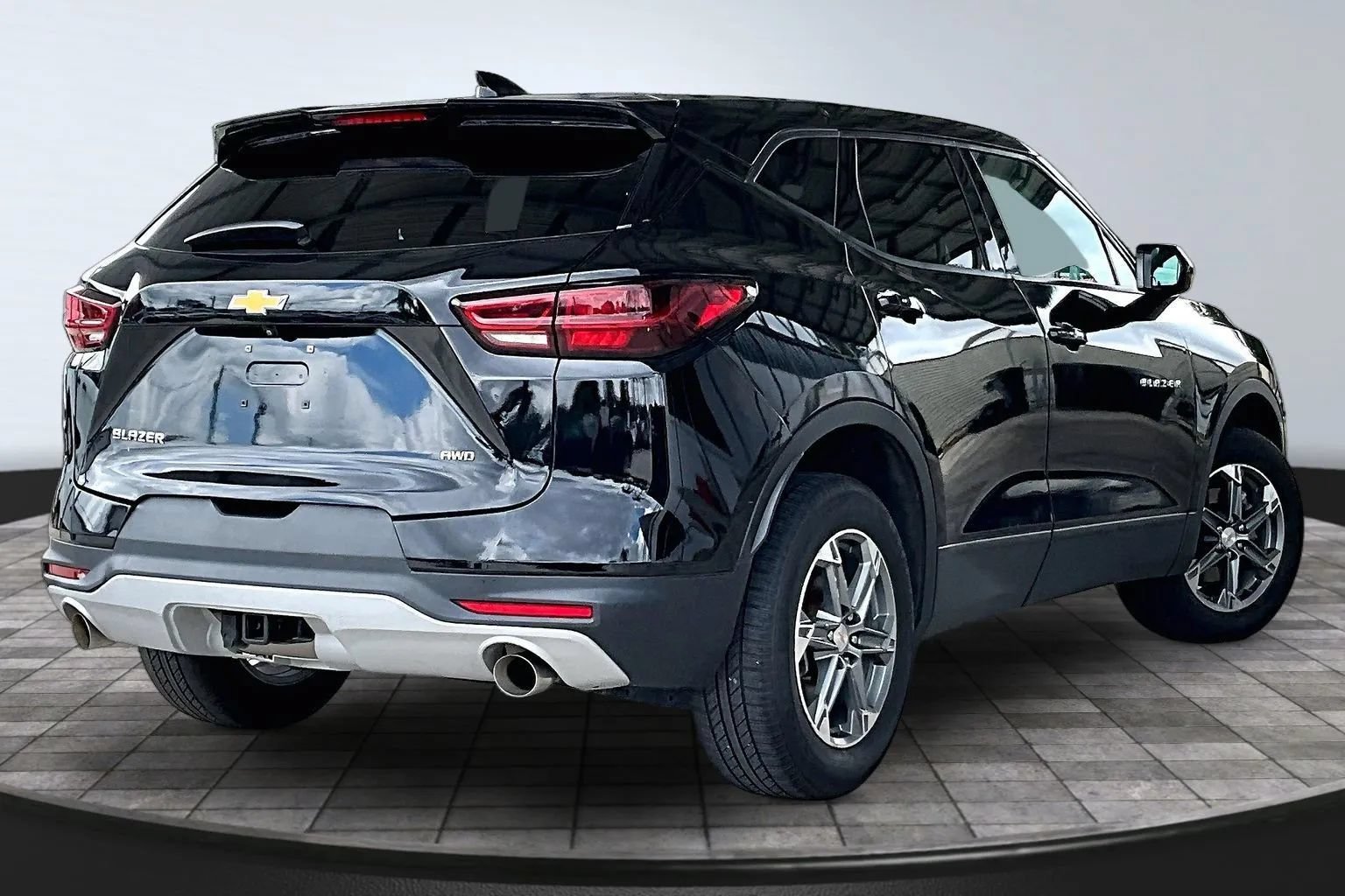 Used 2023 Chevrolet Blazer LT AWD/4WD image 6