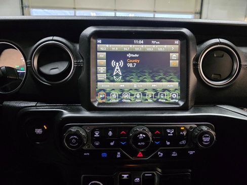 Used 2021 Jeep Wrangler Unlimited Sahara w/ Cold Weather Group image 30