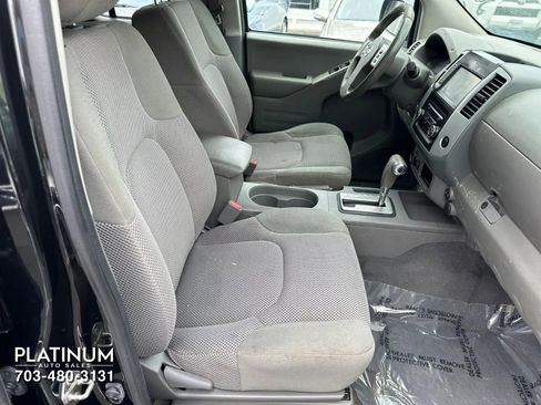 Used 2019 Nissan Frontier SV image 14