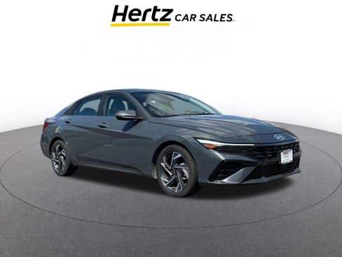 Used 2025 Hyundai Elantra Limited image 1