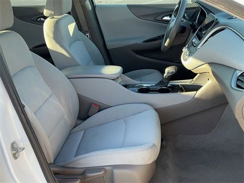 Used 2022 Chevrolet Malibu LT image 17