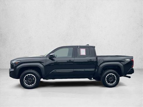 Certified 2025 Toyota Tacoma TRD Off-Road image 8
