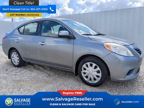 Used 2014 Nissan Versa SV FWD image 5