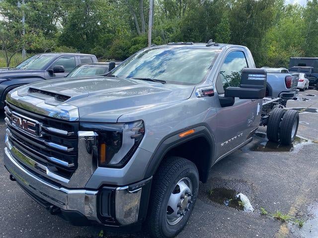 New 2026 GMC Sierra 3500 SLE w/ SLE Convenience Package AWD/4WD image 1