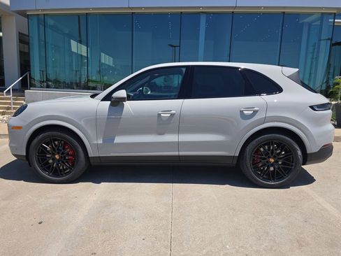 New 2026 Porsche Cayenne S AWD/4WD image 2