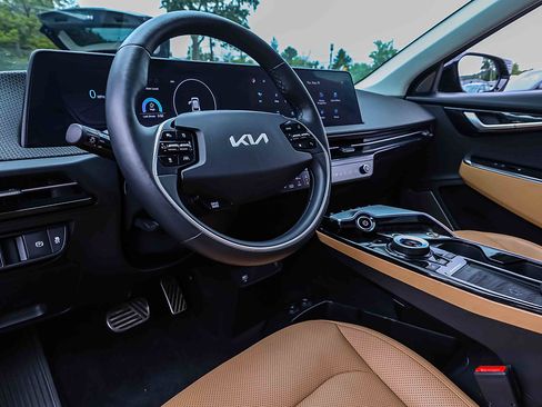 Certified 2023 Kia EV6 GT-Line AWD/4WD image 7