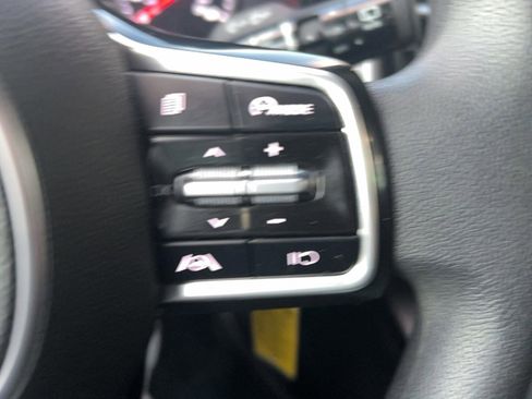 Used 2023 Kia Sorento LX image 35