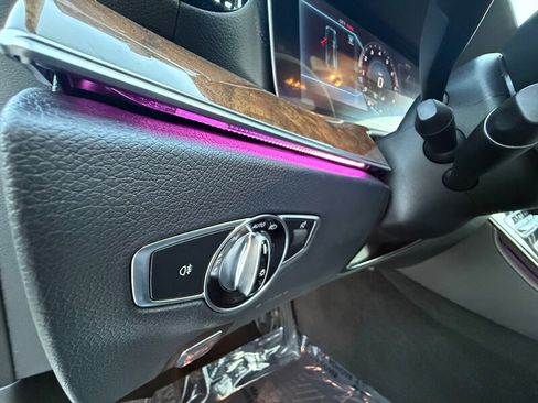 Used 2018 Mercedes-Benz E 300 image 20