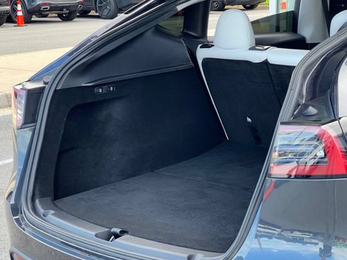 Used 2024 Tesla Model Y Long Range AWD/4WD image 24