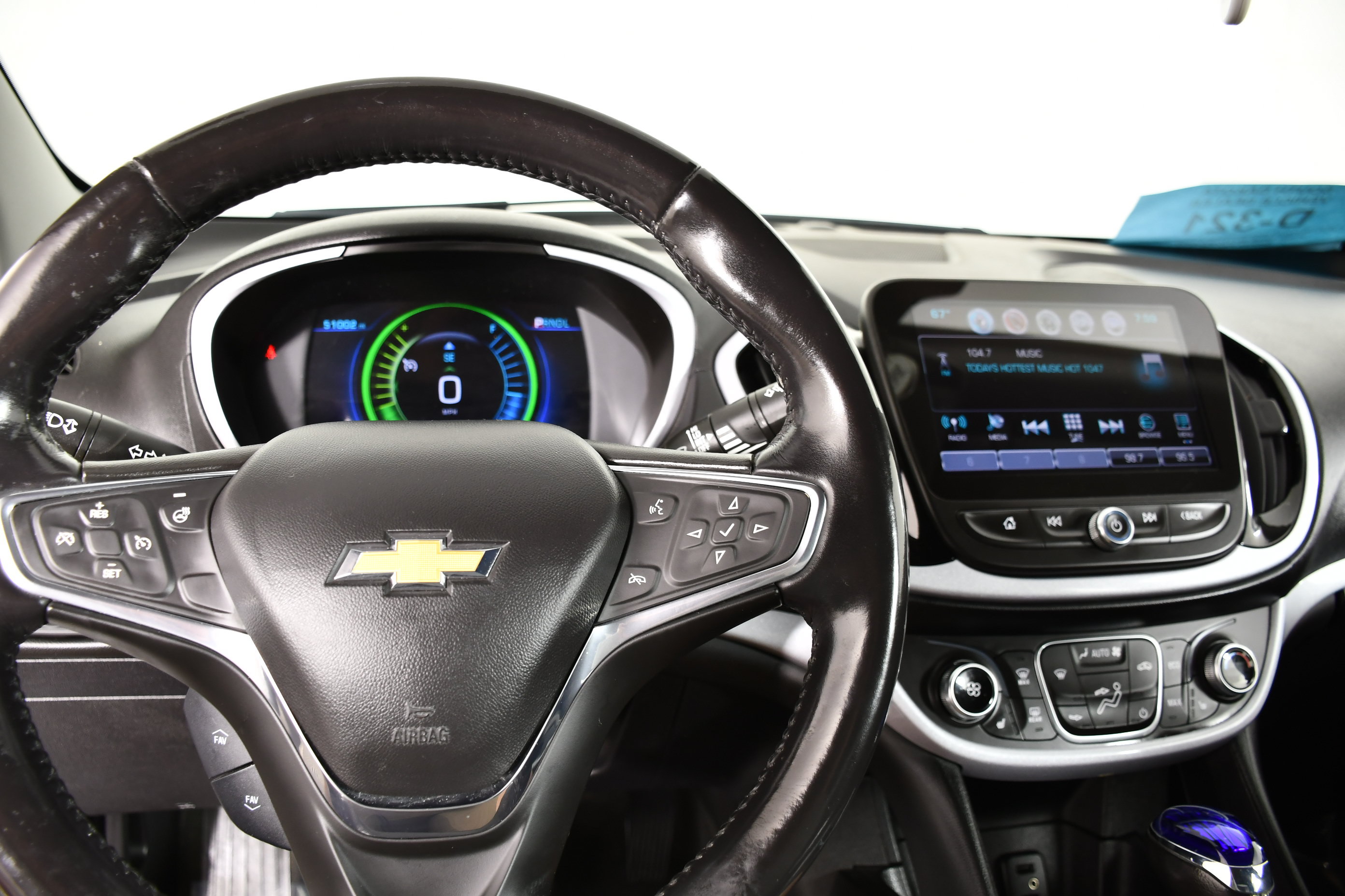 Used 2018 Chevrolet Volt LT w/ Comfort Package FWD image 16