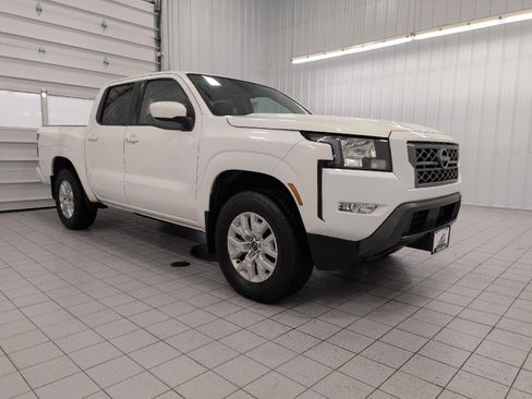 Used 2022 Nissan Frontier SV AWD/4WD image 1