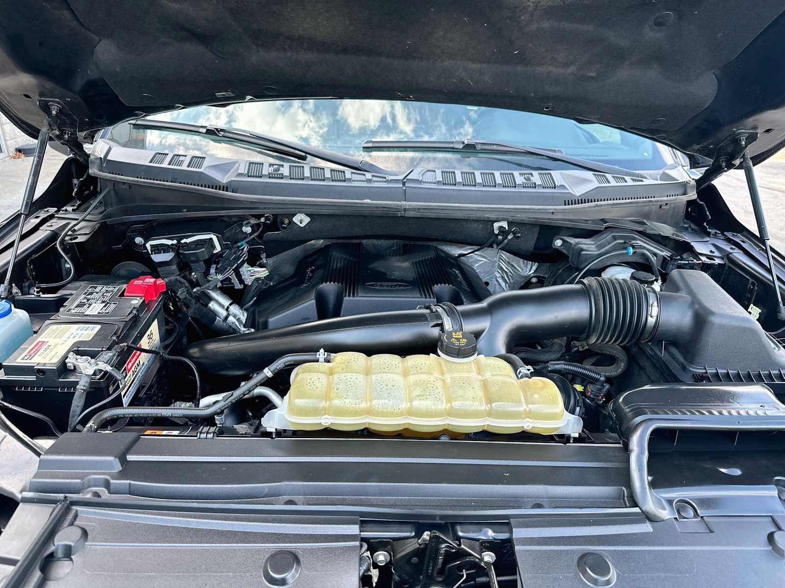 Used 2019 Ford F150 Platinum w/ Equipment Group 701A Luxury AWD/4WD image 30