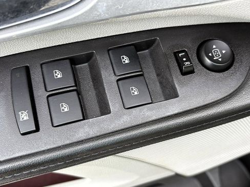 Used 2015 Chevrolet Equinox LS image 17