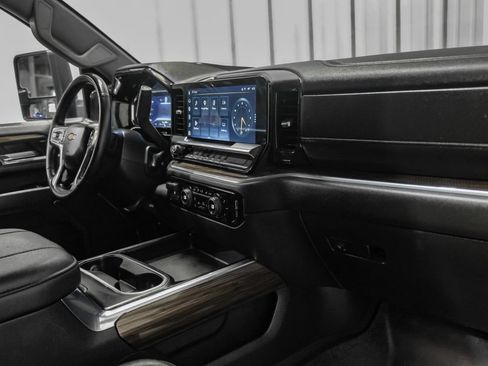 Used 2024 Chevrolet Silverado 3500 LT w/ Safety Package AWD/4WD image 13