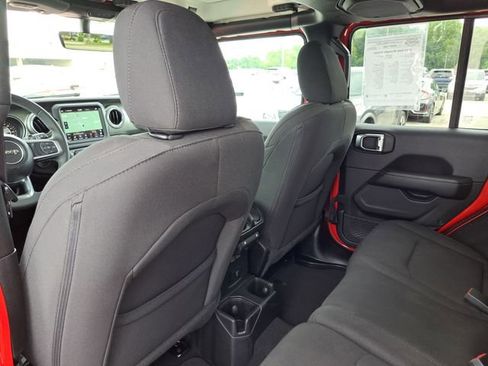 Used 2023 Jeep Wrangler Sahara image 21