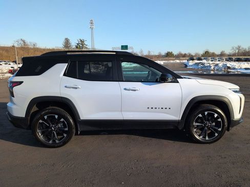 Used 2026 Chevrolet Equinox RS w/ Convenience Package III image 2