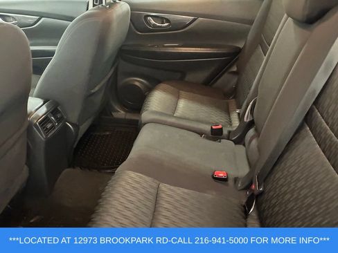 Used 2017 Nissan Rogue SV w/ Sun & Sound Touring Package AWD/4WD image 16