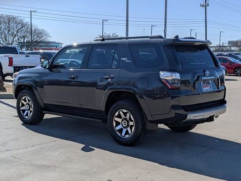 Used 2024 Toyota 4Runner TRD Off-Road Premium image 8