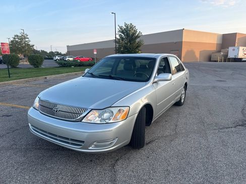 Used 2000 Toyota Avalon XL w/ Option Pkg 3 FWD image 13