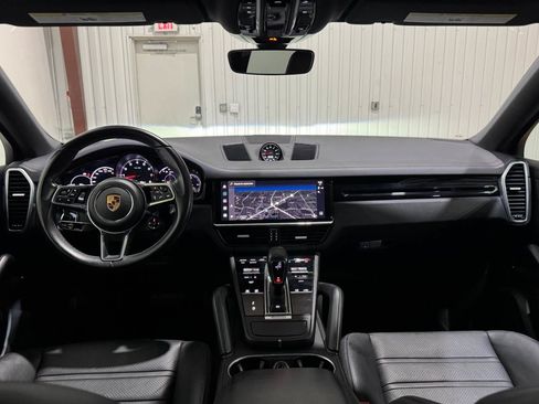 Used 2022 Porsche Cayenne Coupe AWD/4WD image 17