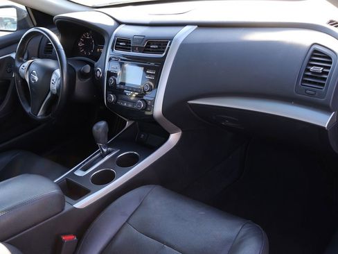Used 2015 Nissan Altima 2.5 SV image 11