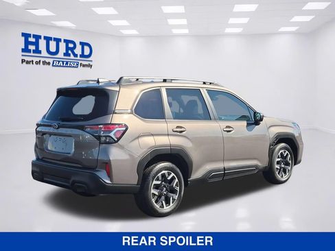 Used 2025 Subaru Forester Premium AWD/4WD image 3