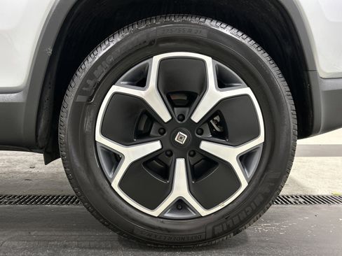 Used 2024 Rivian R1S Adventure AWD/4WD image 10