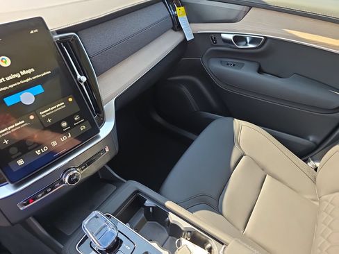 New 2026 Volvo XC90 T8 Plus w/ Protection Package Premier AWD/4WD image 19