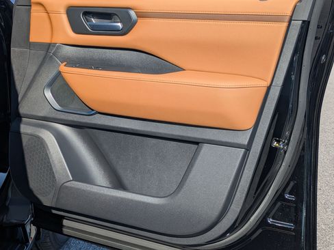 New 2026 Nissan Armada Platinum Reserve image 35