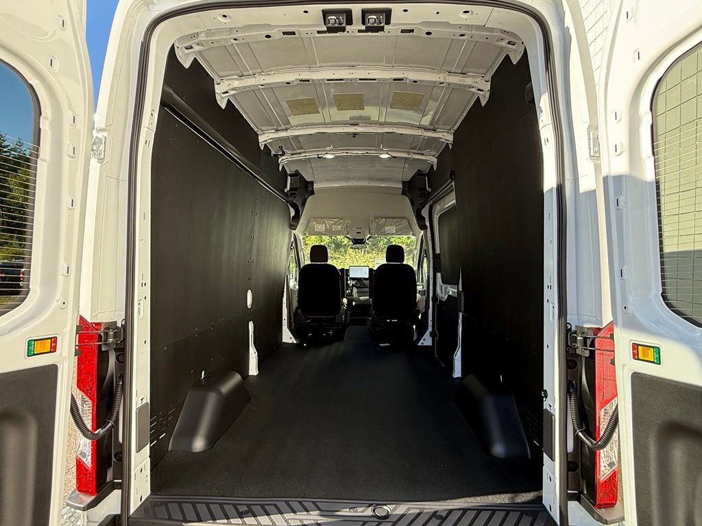 New 2026 Ford Transit 250 148 High Roof AWD w/ Load Area Protection Package image 23
